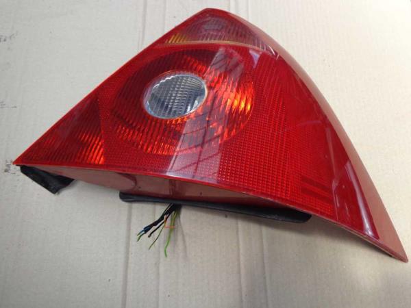 FEU ARRIERE DROIT FORD MONDEO - Vue 1